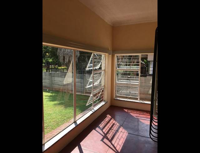 3 BEDROOM PROPERTY TO RENT IN BRENTHURST